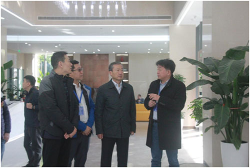 张延华会长赴友车科技与久事公交等企业调研